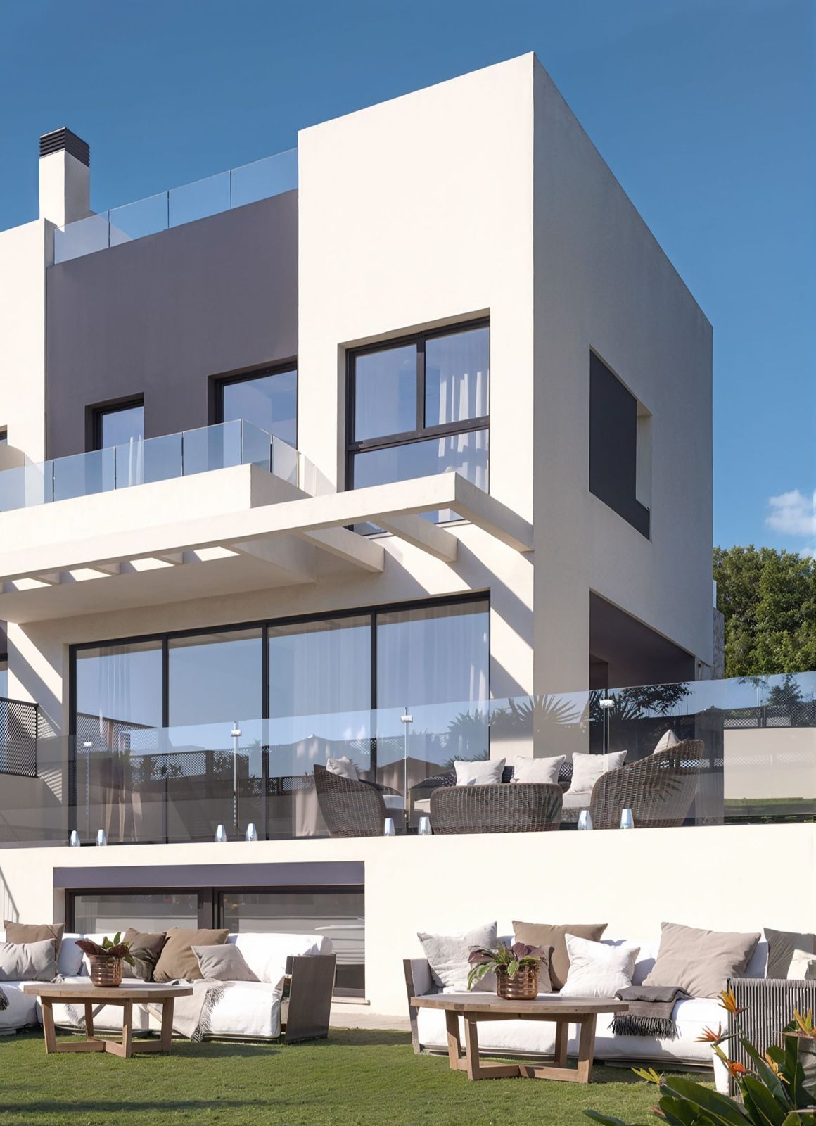 02 modern luxury terrace